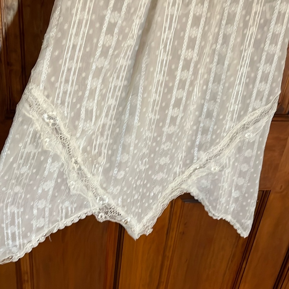 Negligee. - Picture 2 of 7